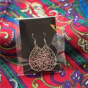 Elegant Silver Filigree Teardrop Earrings